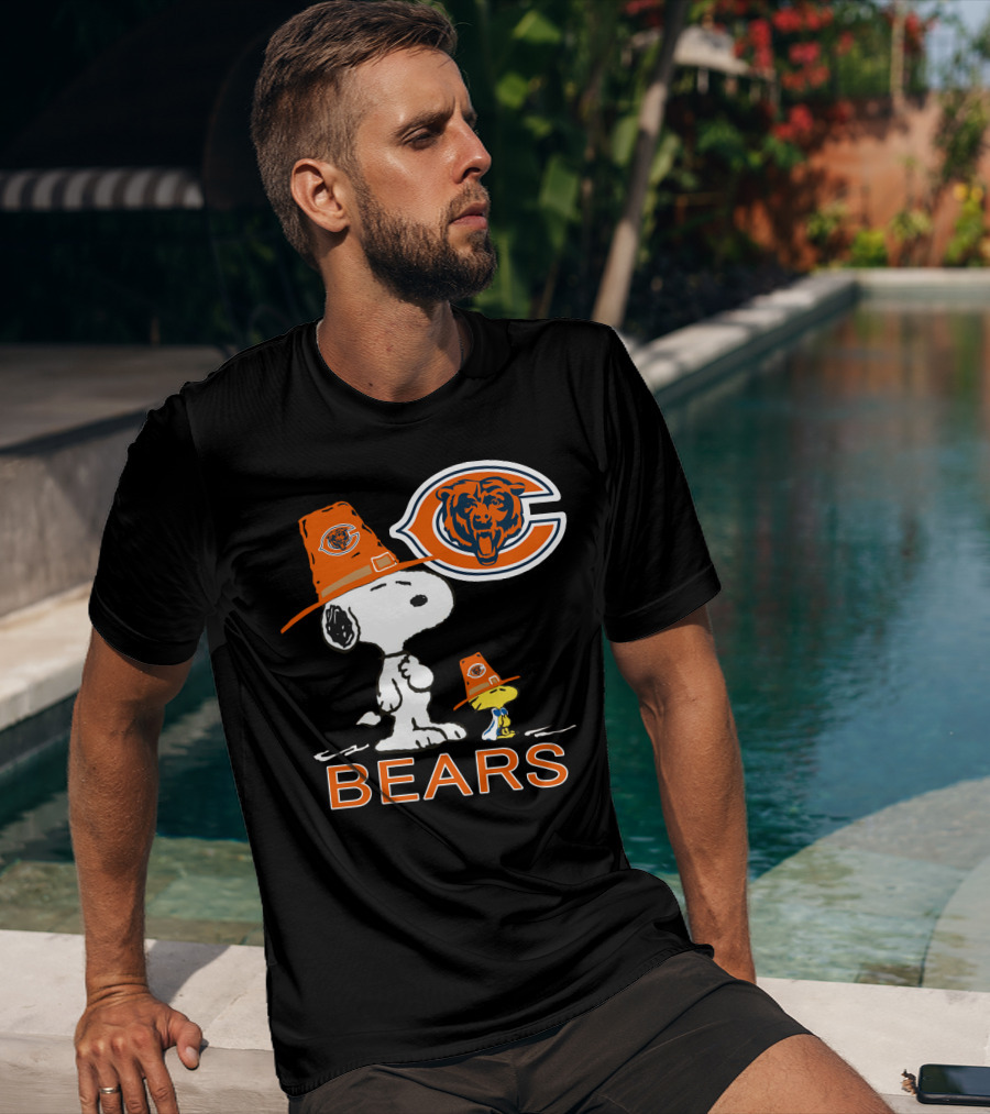 Chicago Bears Snoopy And Woodstock Thanksgiving Football T-Shirt