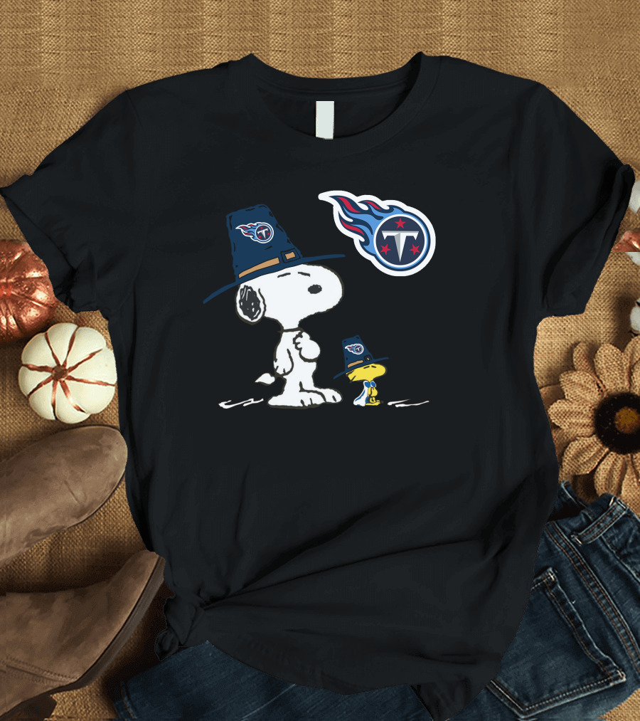 Tennessee Titans Snoopy And Woodstock Pilgrim Hats T-Shirt