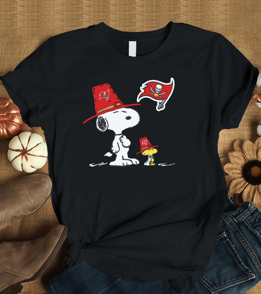 Buccaneers Snoopy and Woodstock Pirate Red Hats T-Shirt