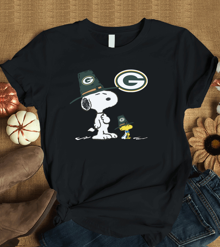 Snoopy And Woodstock Green Bay Packers Fan Gear T-Shirt