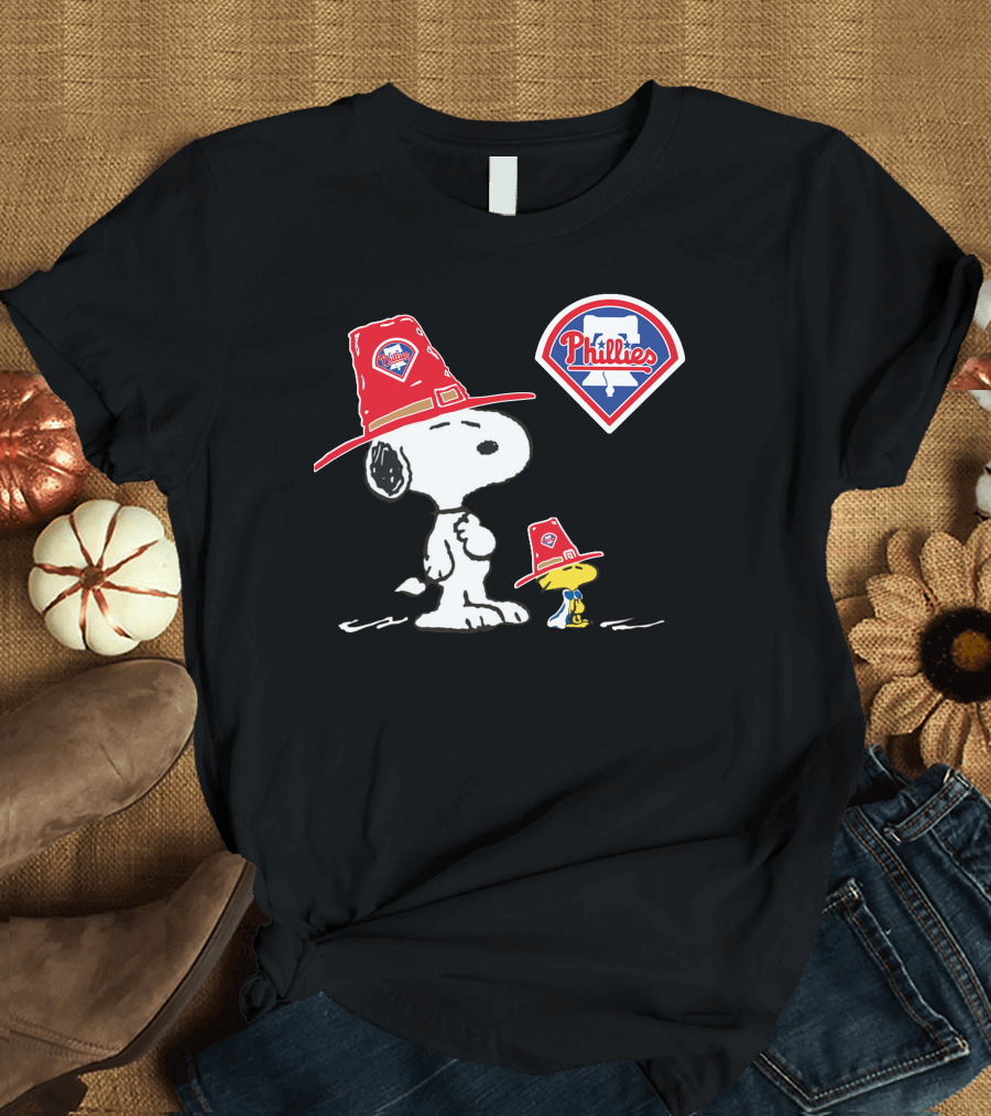 Philadelphia Phillies Snoopy Woodstock with Phillies Logo Hats T-Shirt