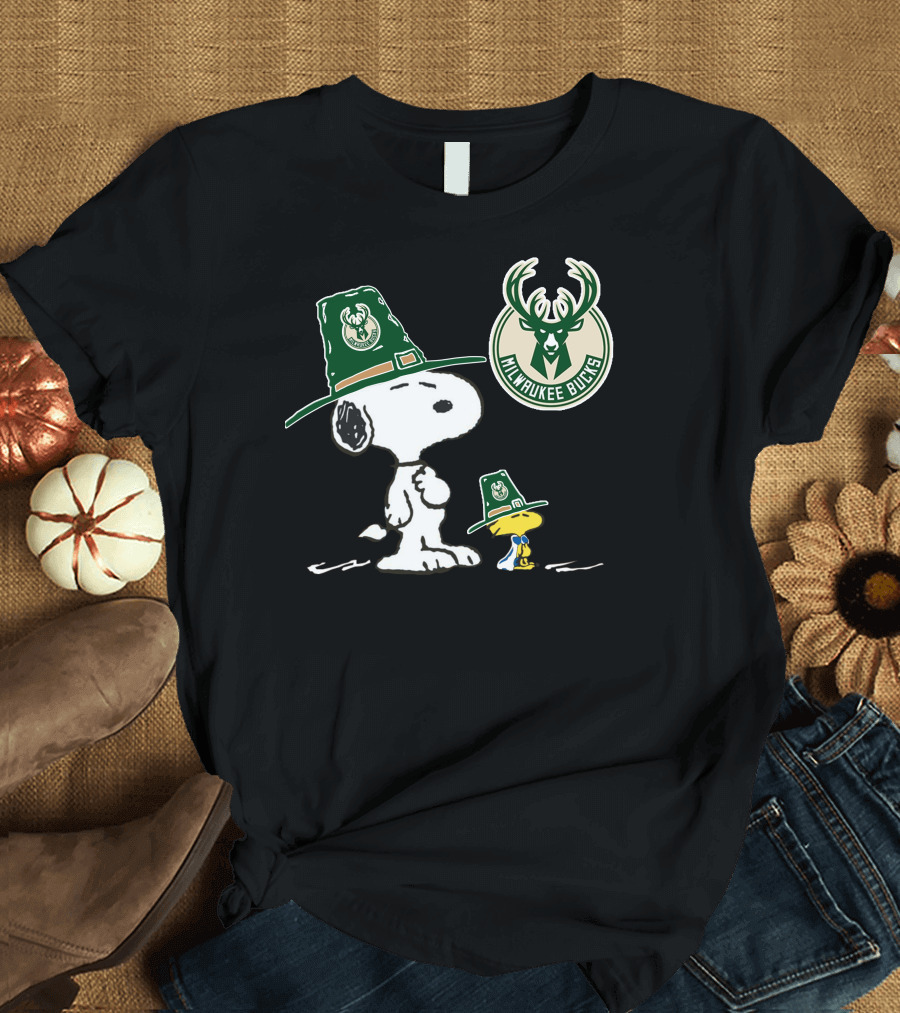 Milwaukee Bucks Snoopy Woodstock Pilgrim Hats T-Shirt