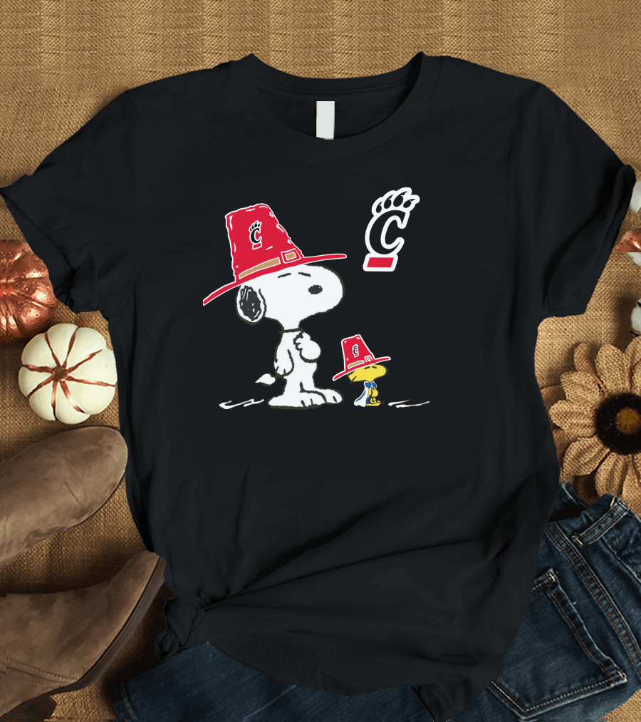 Cincinnati Bearcats Snoopy with Red Hats and Bearcats T-Shirt