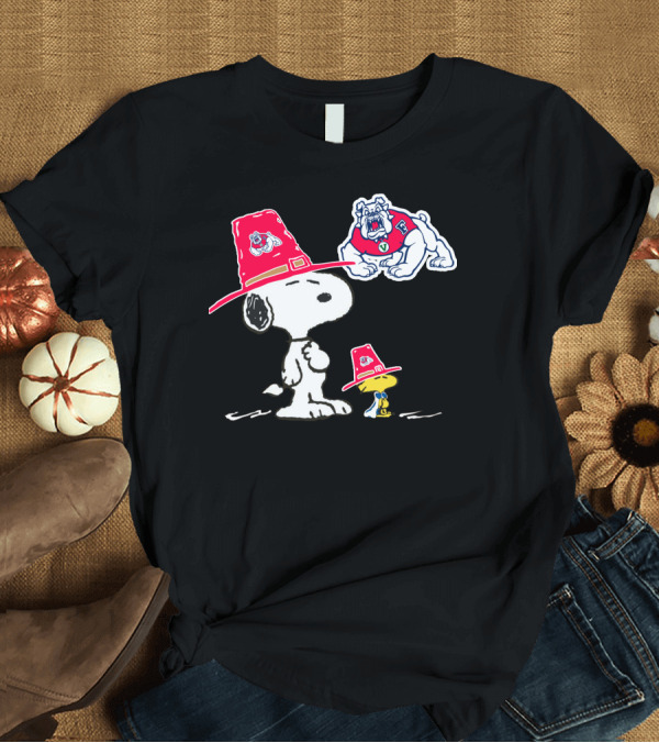T-Shirt: Fresno State Snoopy Woodstock Bulldogs T-Shirt Fresno State Snoopy Woodstock Bulldogs T-Shirt