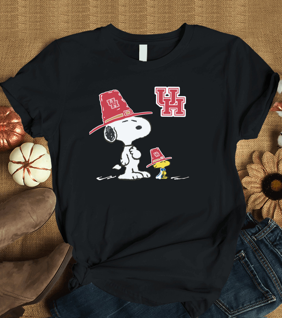 Houston Cougars UH Snoopy Thanksgiving Pilgrim Hat T-Shirt