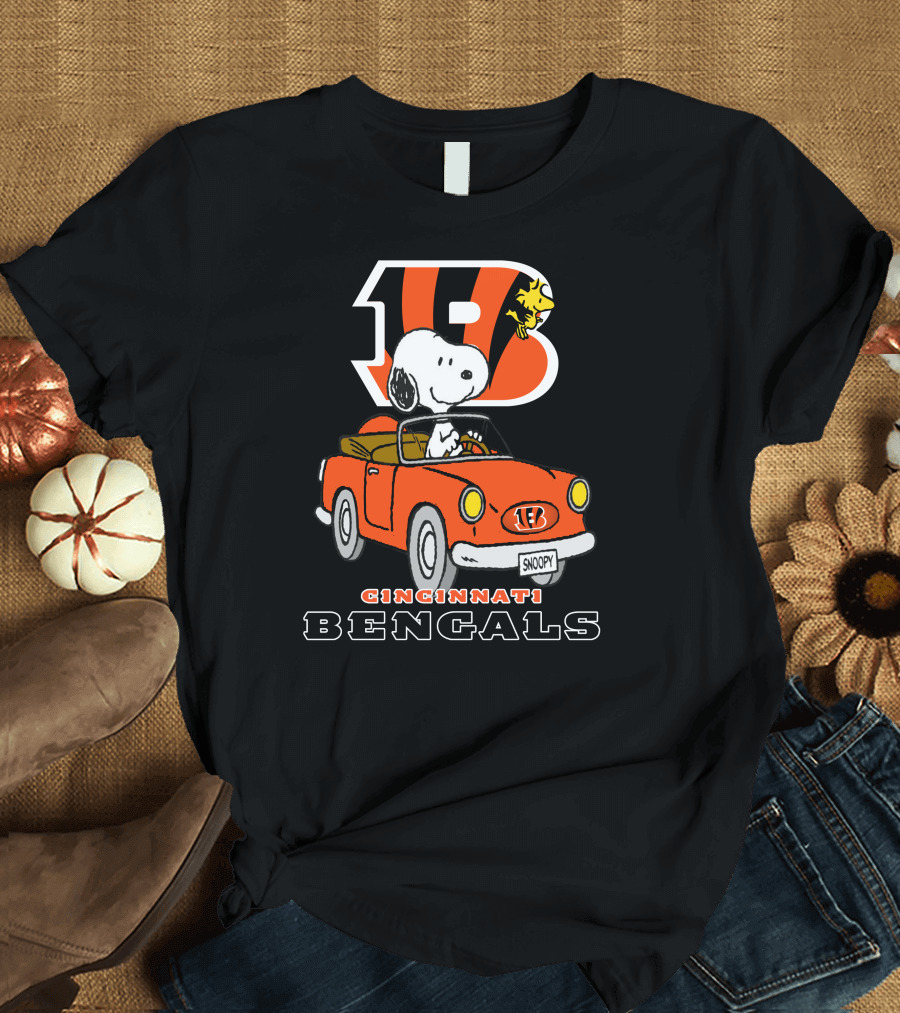 Cincinnati Bengals Snoopy Driving Woodstock Car NFL Peanuts T-Shirt