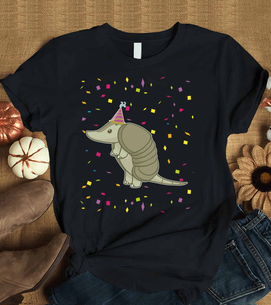 Funny Armadillo Birthday Celebration With Party Hat And Confetti T-Shirt