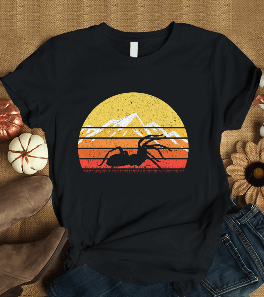 Retro Vintage Tarantula Mountain Sunset T-Shirt