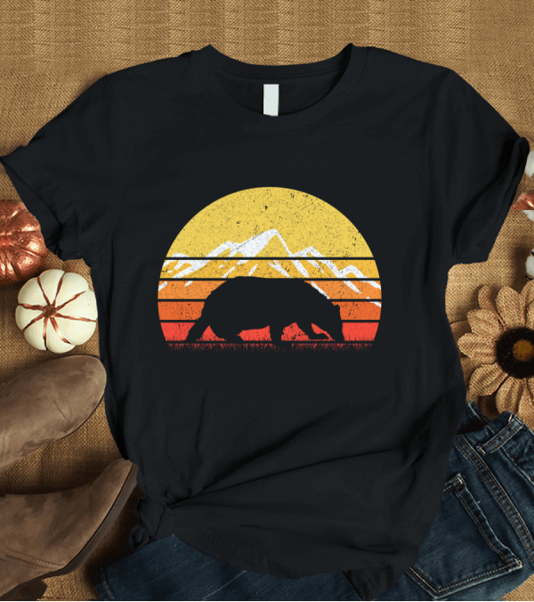 T-Shirt: Retro Sunset Mountain Badger T-Shirt Retro Sunset Mountain Badger T-Shirt