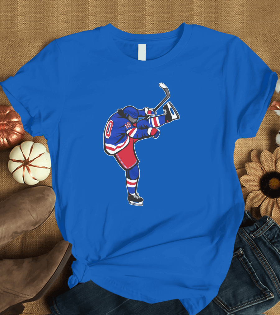 Xanh Bien Hockey Player Kicking Pose Blue Background T-Shirt