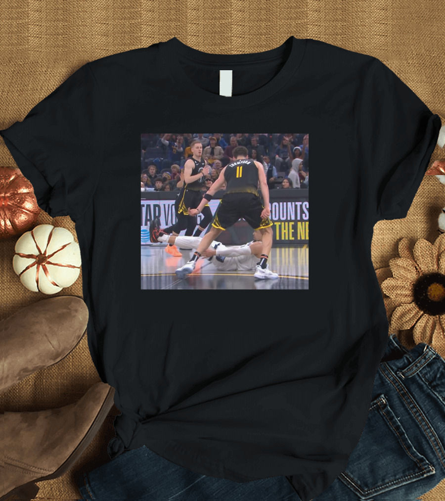 Klay Thompson Beating The Grizzlies On Christmas NBA Game T-Shirt