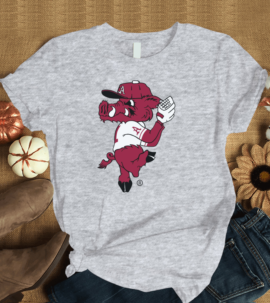 Arkansas Razorbacks Baseball Hog Pitching Ribby T-Shirt