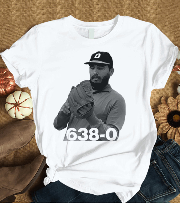 T-Shirt: Castro 638-0 Baseball Pitcher Image with Cap Displaying 'O' T-Shirt Castro 638-0 Baseball Pitcher Image with Cap Displaying 'O' T-Shirt