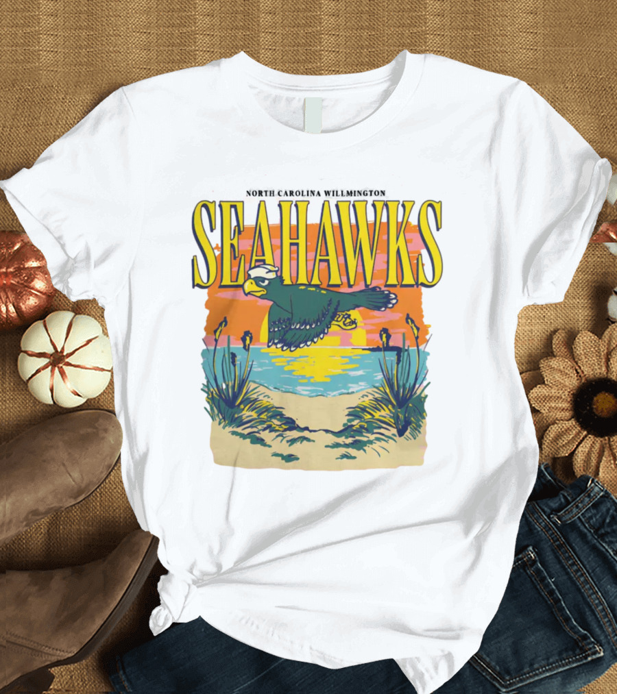 North Carolina Wilmington Seahawks Throwback Retro Beach Sunset Scene T-Shirt