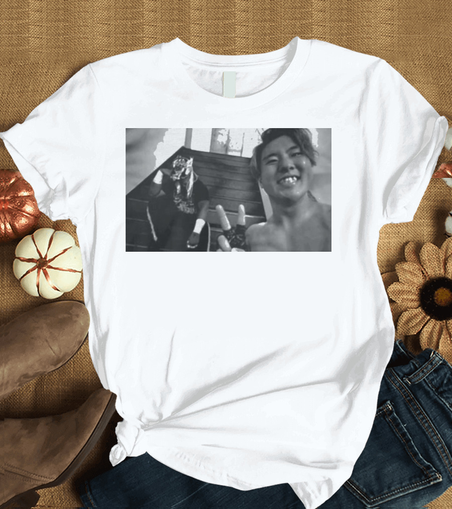 Master Wato El Desperado Peace Sign Selfie Stairs T-Shirt