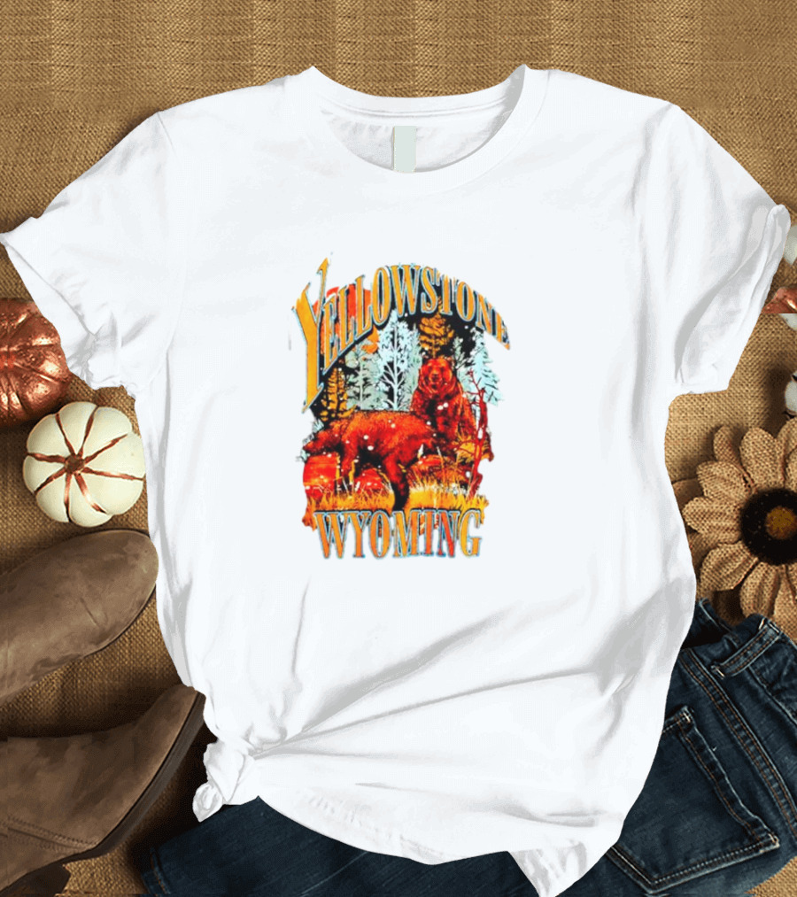 Yellowstone Wyoming Bears Wildlife Scenery T-Shirt