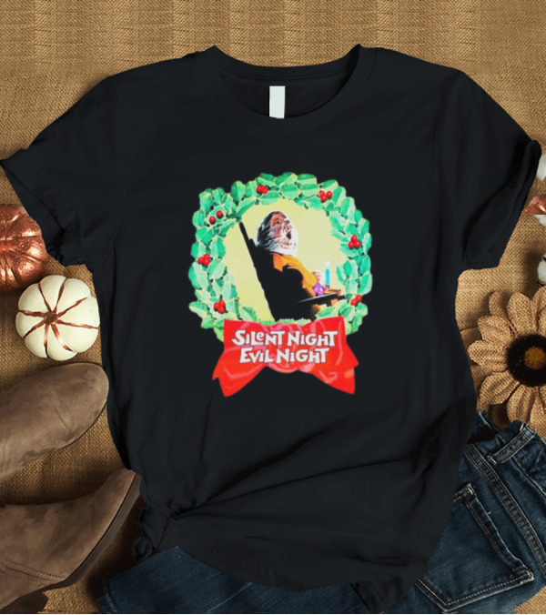 T-Shirt: Silent Night Evil Night Christmas Wreath Horror Santa T-Shirt Silent Night Evil Night Christmas Wreath Horror Santa T-Shirt