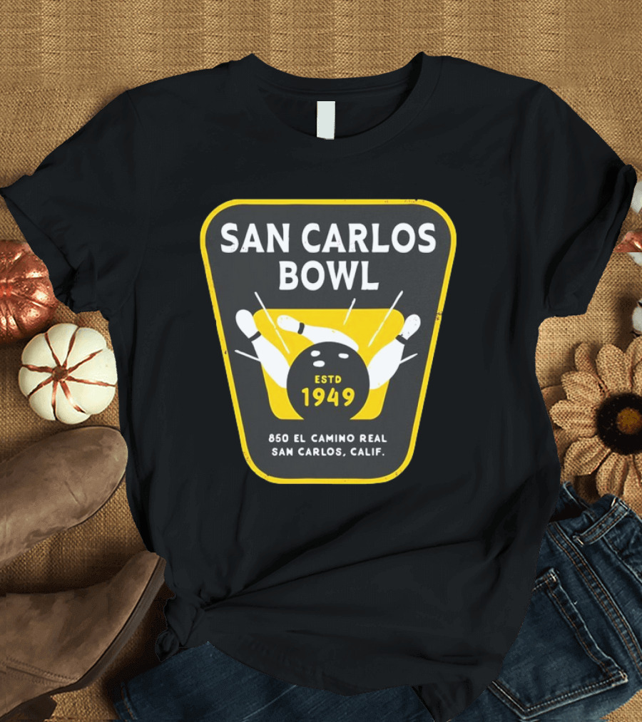 San Carlos Bowl 1949 Vintage Bowling Alley San Carlos Calif 850 El Camino Real T-Shirt