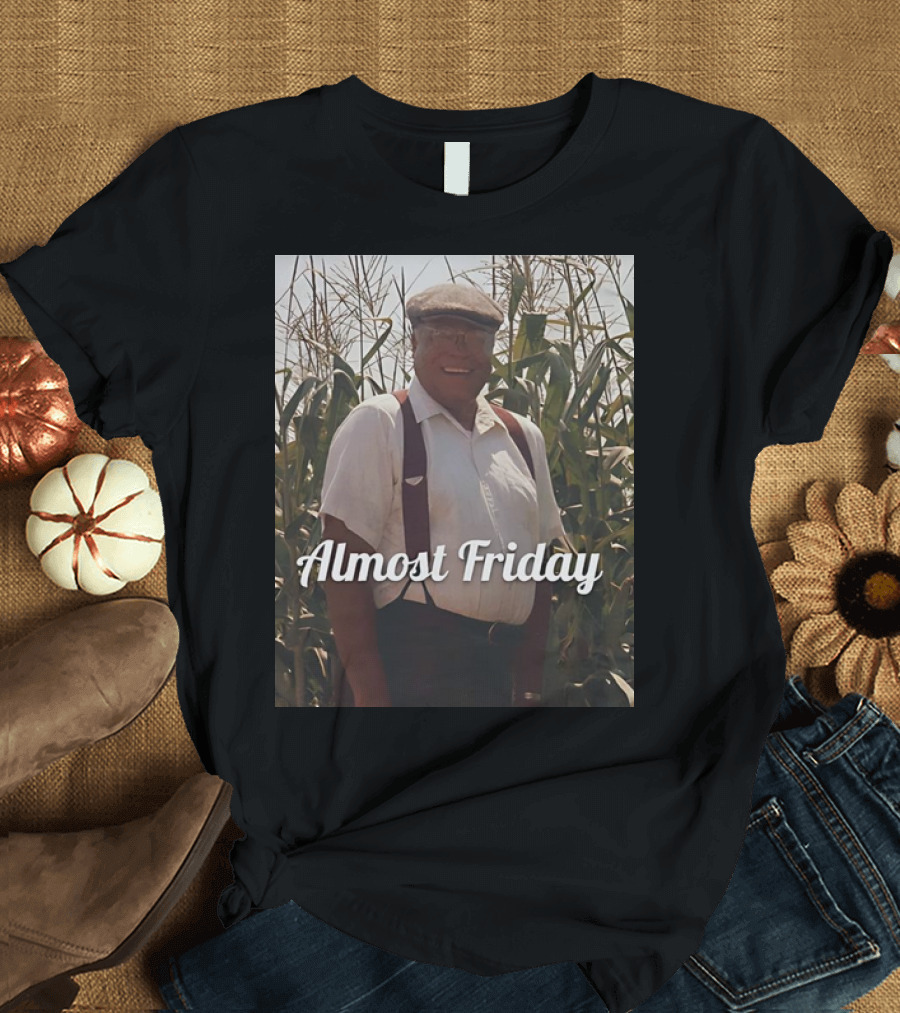 Almost Friday Cornfield Vintage Farmer Look T-Shirt