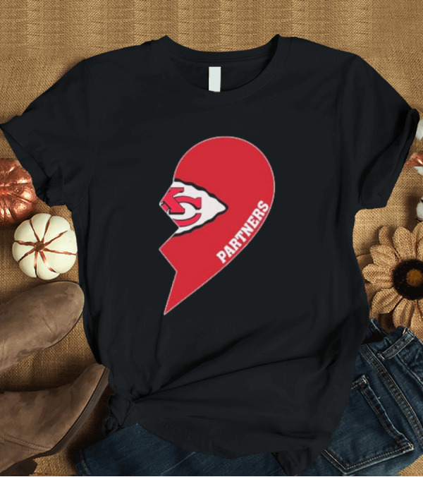 T-Shirt: Kansas City Chiefs Partners Half Heart T-Shirt Kansas City Chiefs Partners Half Heart T-Shirt
