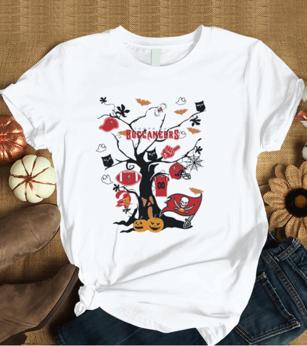 T-Shirt: Halloween Tree Tampa Bay Buccaneers NFL T-Shirt Halloween Tree Tampa Bay Buccaneers NFL T-Shirt