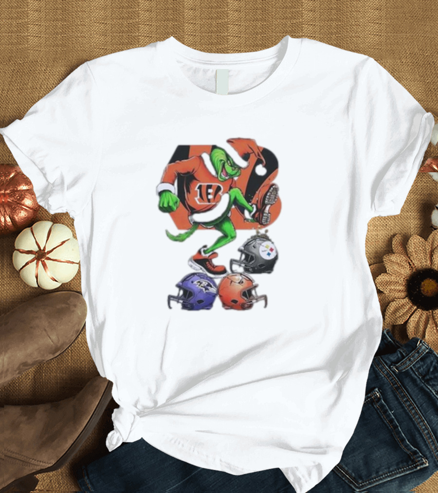 Christmas Grinch Cincinnati Bengals Stomp Ravens Browns Steelers NFL Helmets T-Shirt
