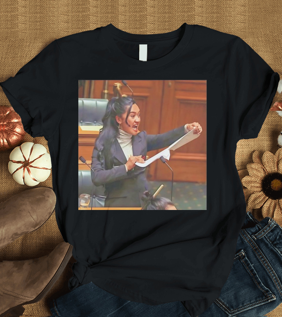 Maori MP Rips Treaty Bill in Parliament Session T-Shirt