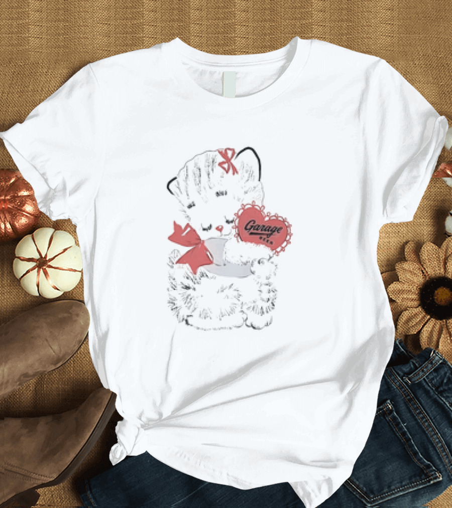 Cute Cat Holding Heart Garage Text T-Shirt