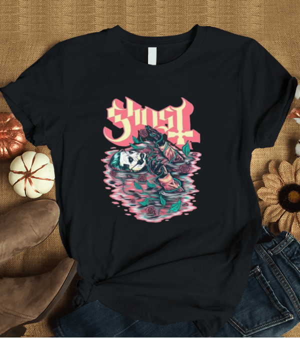 T-Shirt: Ghost Pre-Raphaelite Art Nouveau Illustration with Roses T-Shirt Ghost Pre-Raphaelite Art Nouveau Illustration with Roses T-Shirt