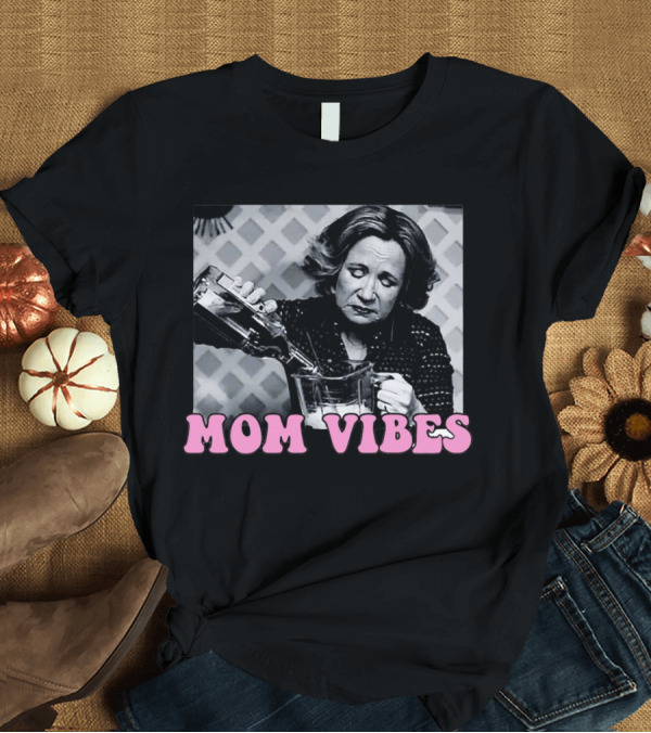 T-Shirt: Vintage Mom Vibes Retro Kitty T-Shirt Vintage Mom Vibes Retro Kitty T-Shirt