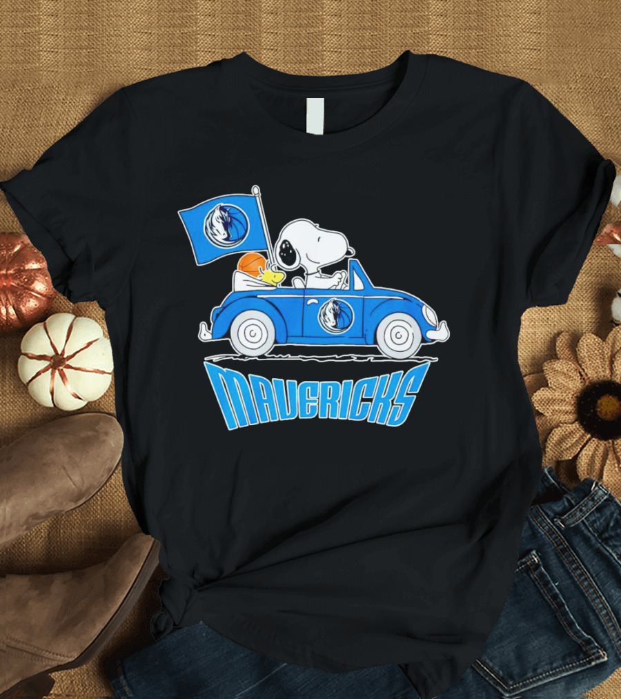 Mavericks Basketball Snoopy Driving Car with Logo Flag T-Shirt