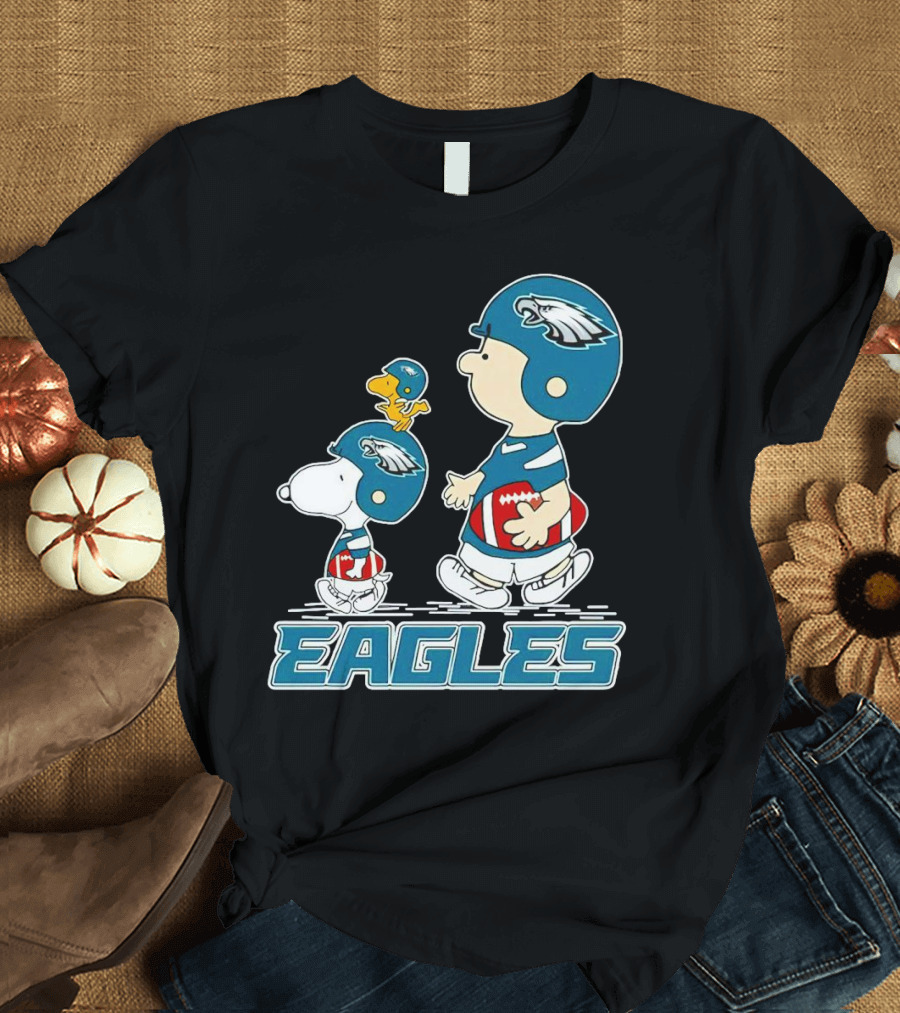 Peanuts Charlie Brown Snoopy Eagles Football Helmet T-Shirt