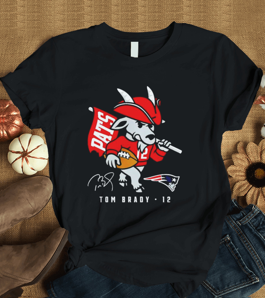 New England Patriots PATS Tom Brady 12 GOAT Logo Illustrative Character T-Shirt