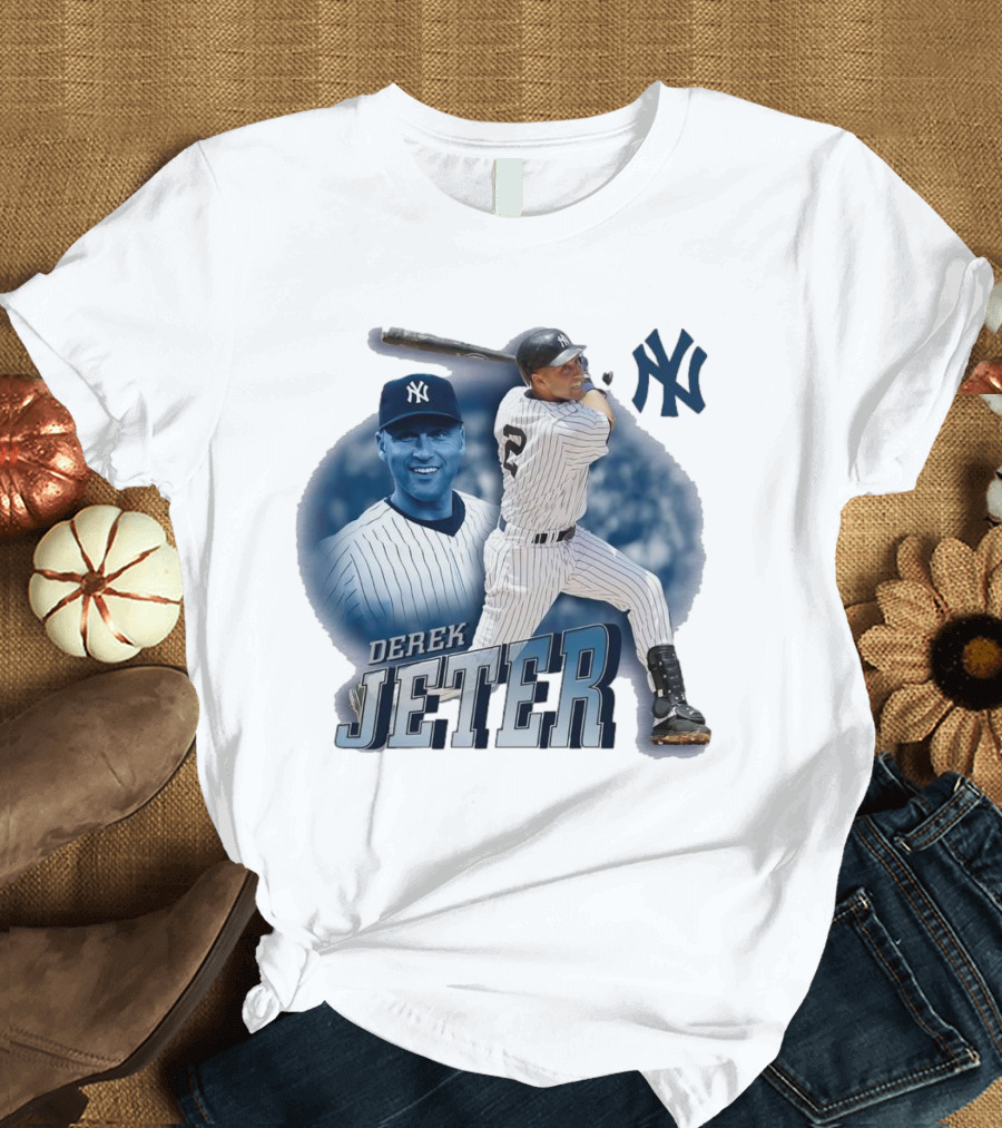 Derek Jeter New York Yankees Swing Baseball Legend T-Shirt