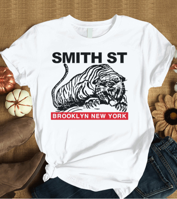 T-Shirt: Smith St Brooklyn New York Tiger T-Shirt Smith St Brooklyn New York Tiger T-Shirt