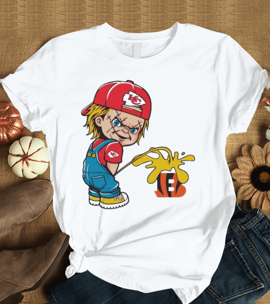Kansas City Chiefs Chucky Pissing on Cincinnati Bengals T-Shirt
