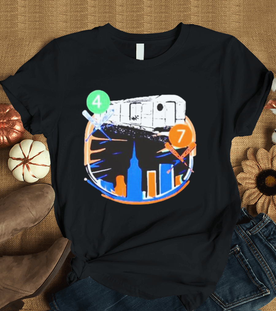 Subway Series NYC New York Yankees at New York Mets 4 7 Train Skyline T-Shirt