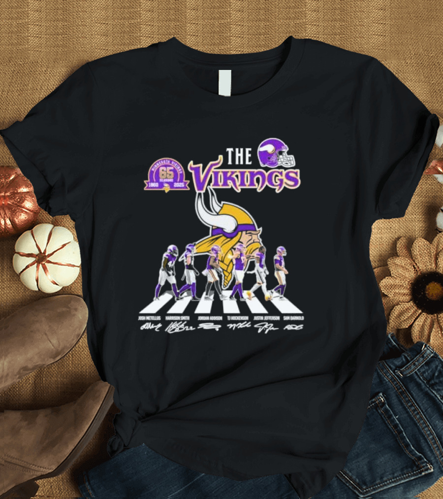 The Minnesota Vikings 65 Season 1960-2025 Josh Harrison Jordan TJ Justin Sam Signatures Vikings Helmet T-Shirt