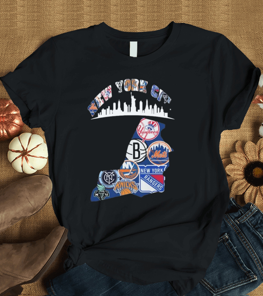 New York City Yankees Mets Rangers Knicks Islanders Liberty NYCFC Sports Team Skyline T-Shirt