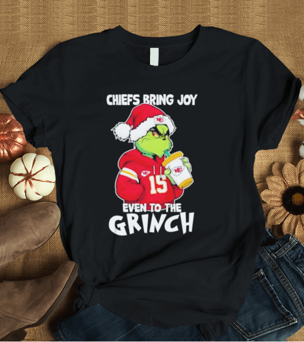 T-Shirt: Chiefs Bring Joy Even to the Grinch T-Shirt Chiefs Bring Joy Even to the Grinch T-Shirt