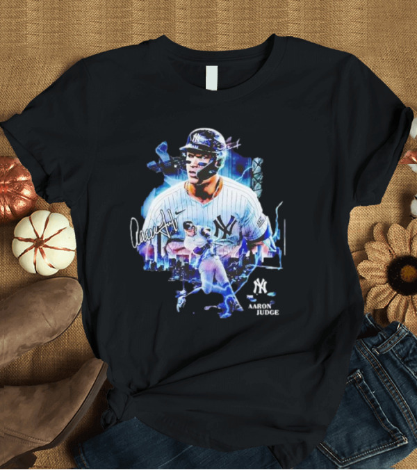 T-Shirt: Aaron Judge New York Yankees Signature Vintage Skyline Baseball T-Shirt Aaron Judge New York Yankees Signature Vintage Skyline Baseball T-Shirt