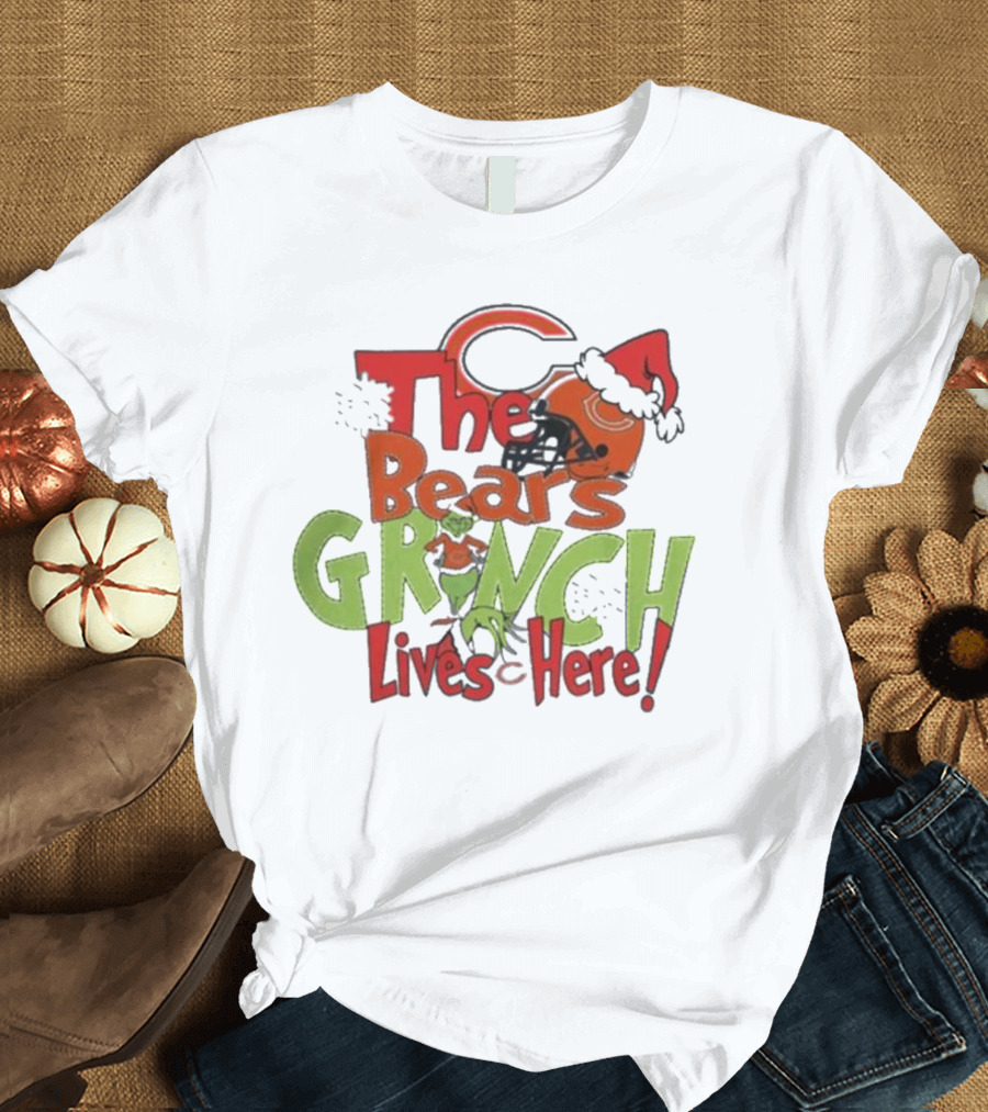 The Bears Grinch Chicago Lives Here Christmas T-Shirt