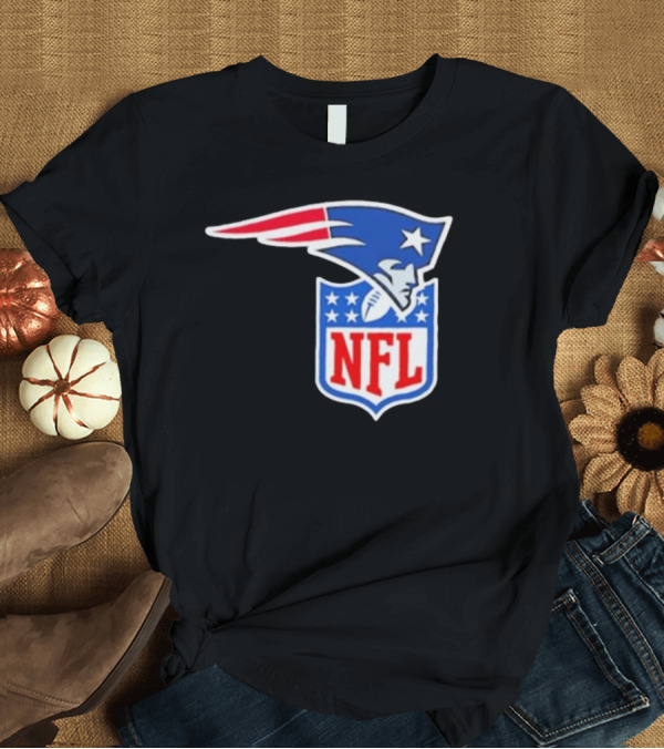 T-Shirt: New England Patriots NFL Shield Logo Mashup T-Shirt New England Patriots NFL Shield Logo Mashup T-Shirt