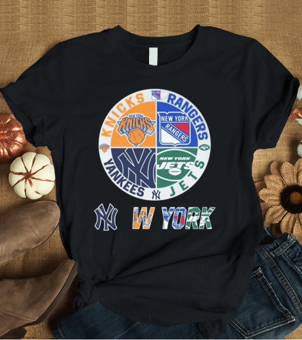 T-Shirt: Knicks Rangers Yankees Jets New York Sports Circle T-Shirt Knicks Rangers Yankees Jets New York Sports Circle T-Shirt