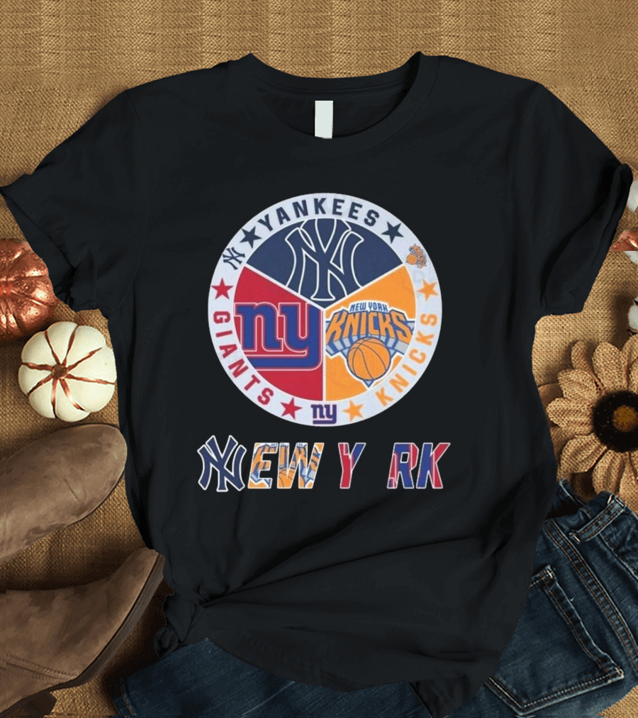 New York Yankees Giants Knicks Circle Yankees Giants Knicks New York T-Shirt