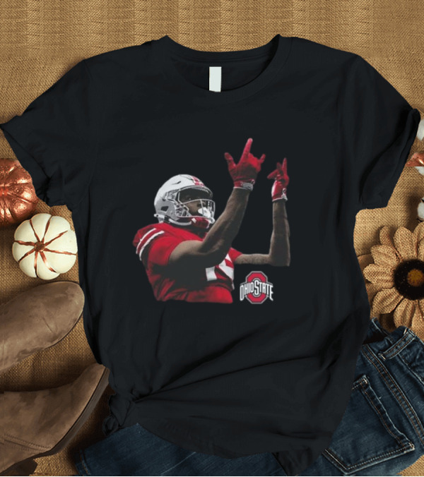T-Shirt: Jelani Thurman Ohio State Football Player in Action with Helmet and Ohio State Buckeyes Logo T-Shirt Jelani Thurman Ohio State Football Player in Action with Helmet and Ohio State Buckeyes Logo T-Shirt