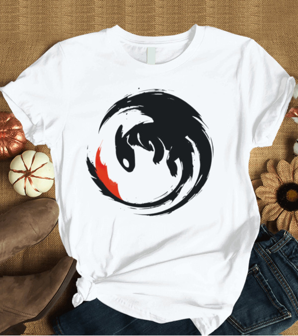 T-Shirt: Toothless Night Fury Dragon Ying Yang T-Shirt Toothless Night Fury Dragon Ying Yang T-Shirt