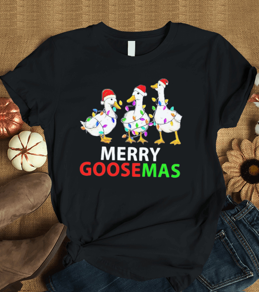 Merry Goosemas Santa Hat Geese Wrapped in Christmas Lights T-Shirt