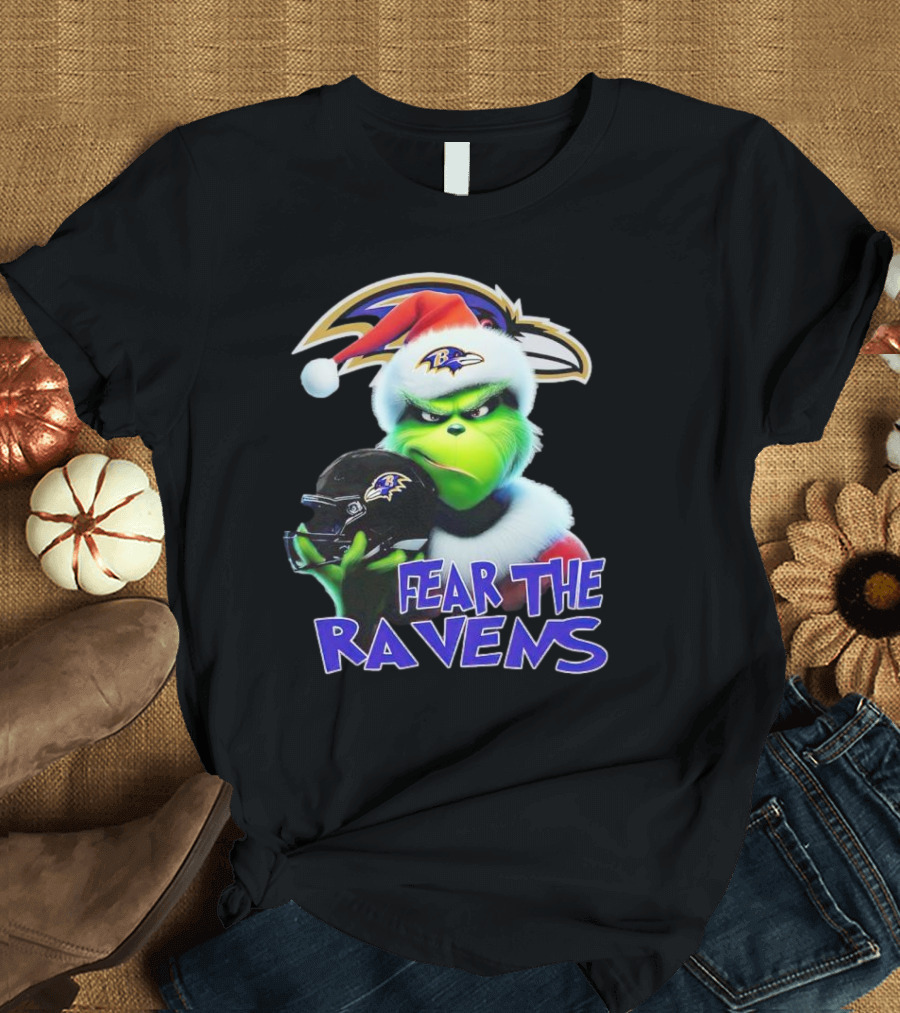 Grinch Wearing Santa Hat Holding Baltimore Ravens Helmet Fear the Ravens T-Shirt