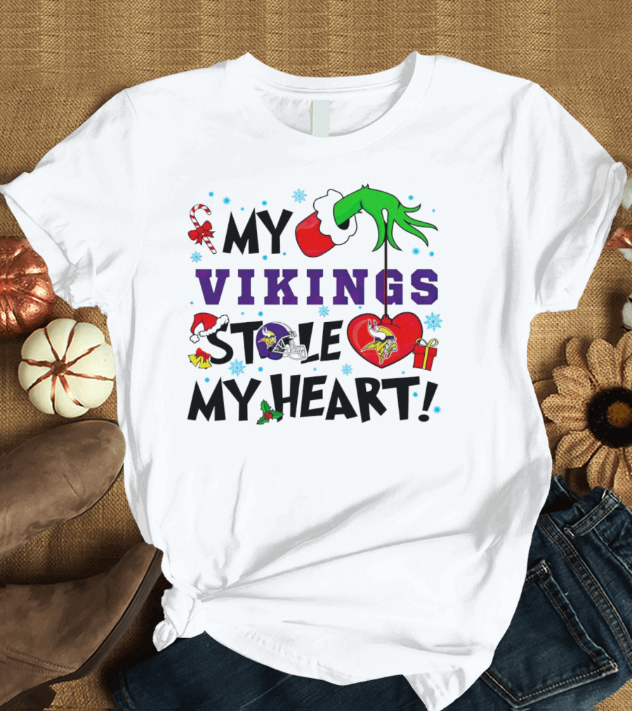 Grinch Hand Holding Heart My Vikings Stole My Heart Christmas T-Shirt